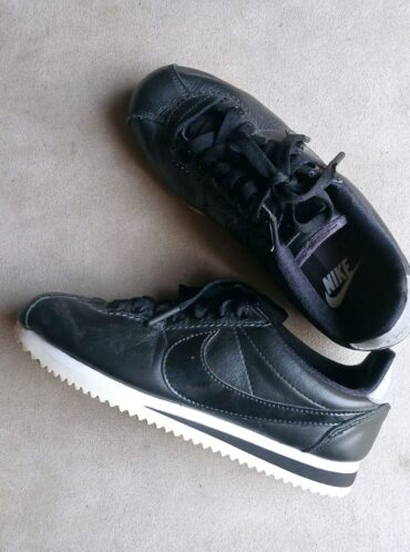 סניקרס Nike