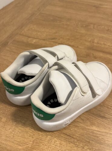 סניקרס Adidas