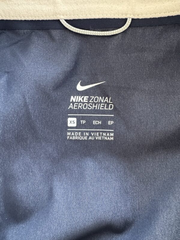 ⁦חולצת ספורט ארוכה Nike Zonal Aeroshield⁩ – תמונה ⁦3⁩