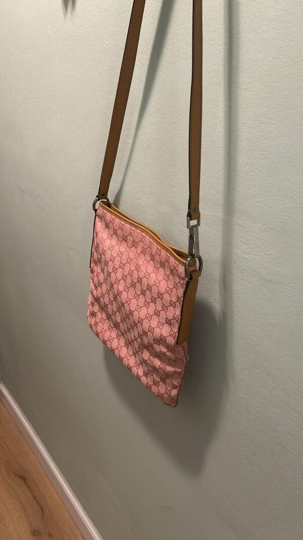 ⁦תיק צד Gucci Pink Crossbody Bag⁩ – תמונה ⁦3⁩