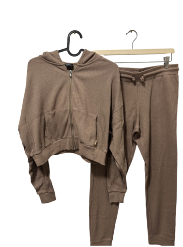חליפה HOODIES