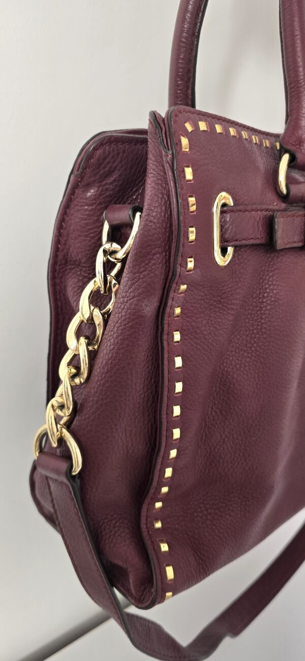 ⁦תיק בורדו Michael Kors⁩ – תמונה ⁦2⁩