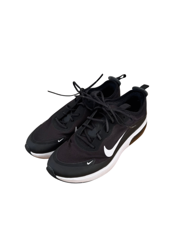 סניקרס Nike