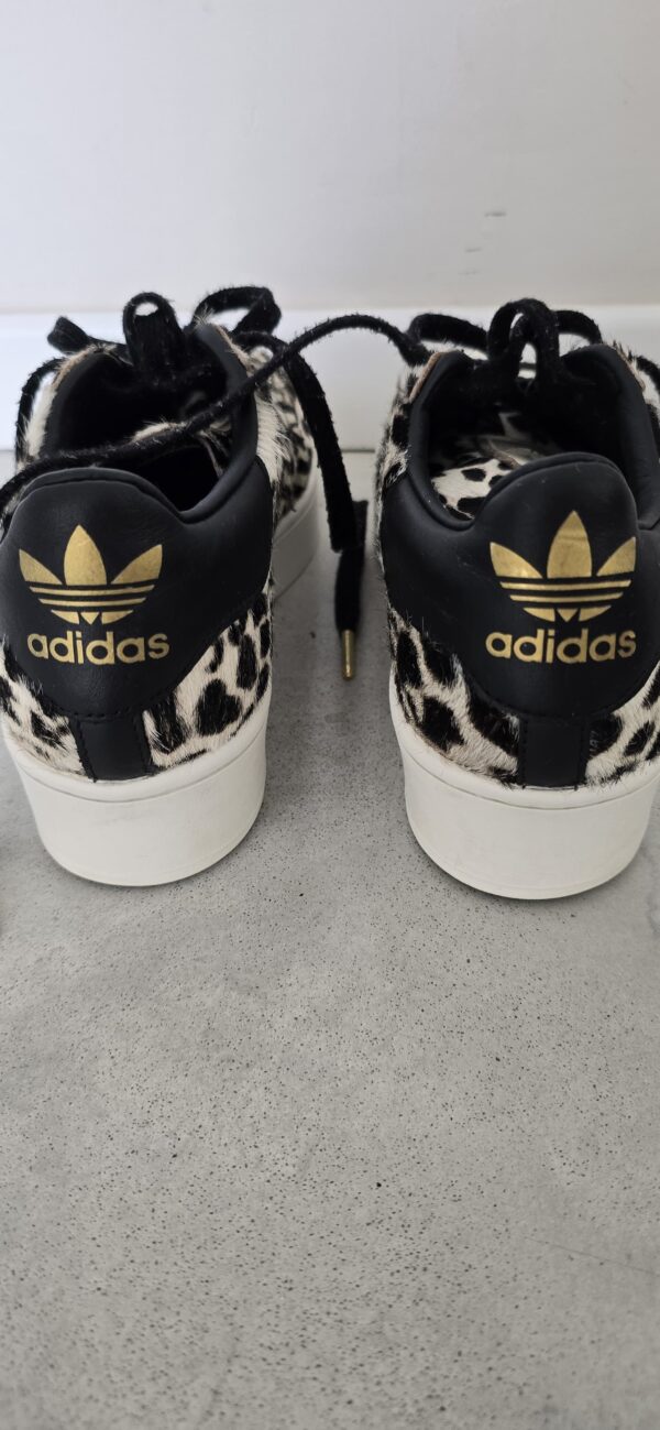 ⁦סניקרס Adidas זברה⁩ – תמונה ⁦3⁩
