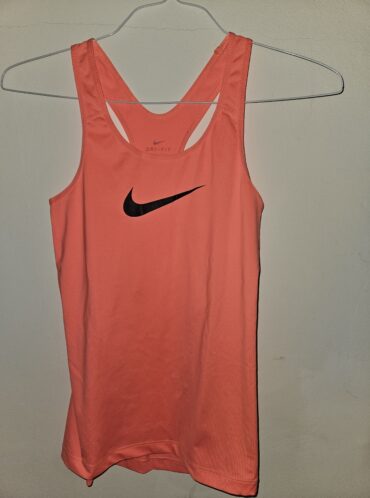 גופיית ספורט Nike