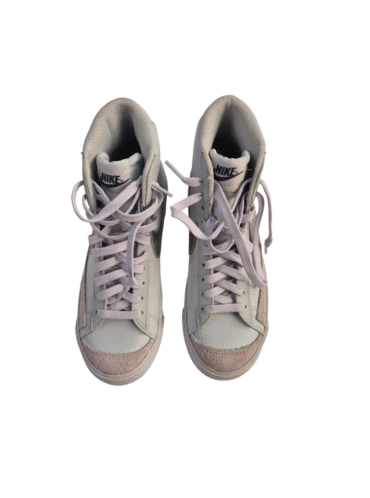 נעלי ספורט סניקרס Nike