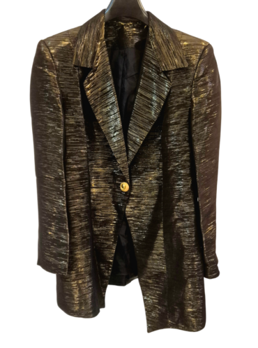 בלייזר מטאלי מחויט מאריג ז'קרד