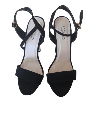 נעלי עקב Republic Footwear