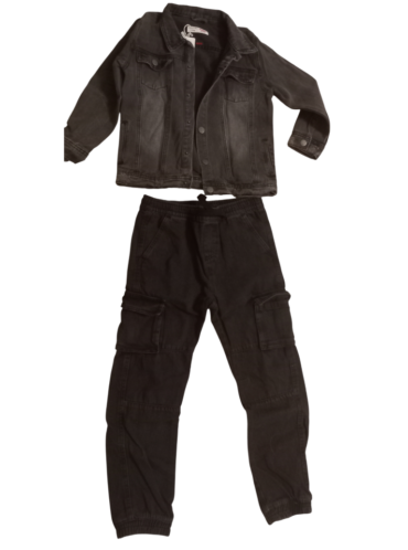 ג'קט ג'ינס ומכנס ג'ינס